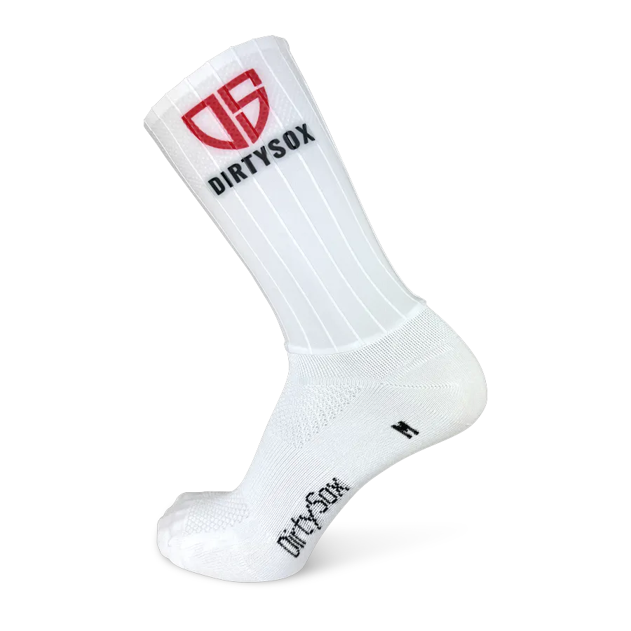 White sports ankle socks. High cuff with vertical ribbing, red DS logo and black ‘DirtySox’ lettering. ‘DirtySox’ in italics on arch, size M on heel. Fine mesh on top of foot and heel for breathability.